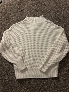 Woman’s White Cable Knit sweater